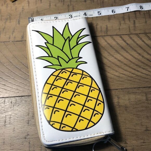 NWT Neon Pineapple 🍍Security Zip Vegan Wallet. Roomy! - Picture 14 of 17